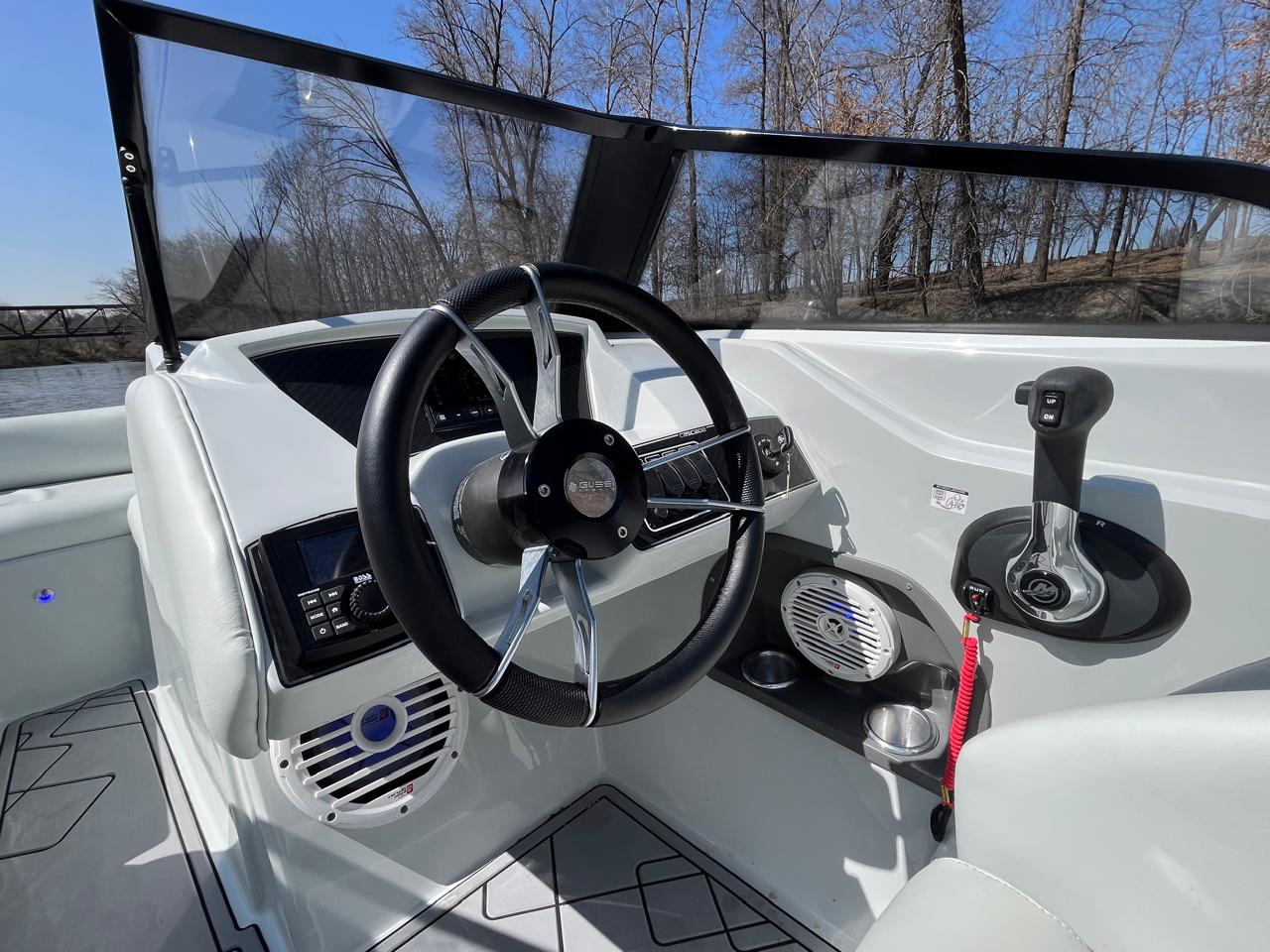 CASCADE 196 with a Suzuki 115hp