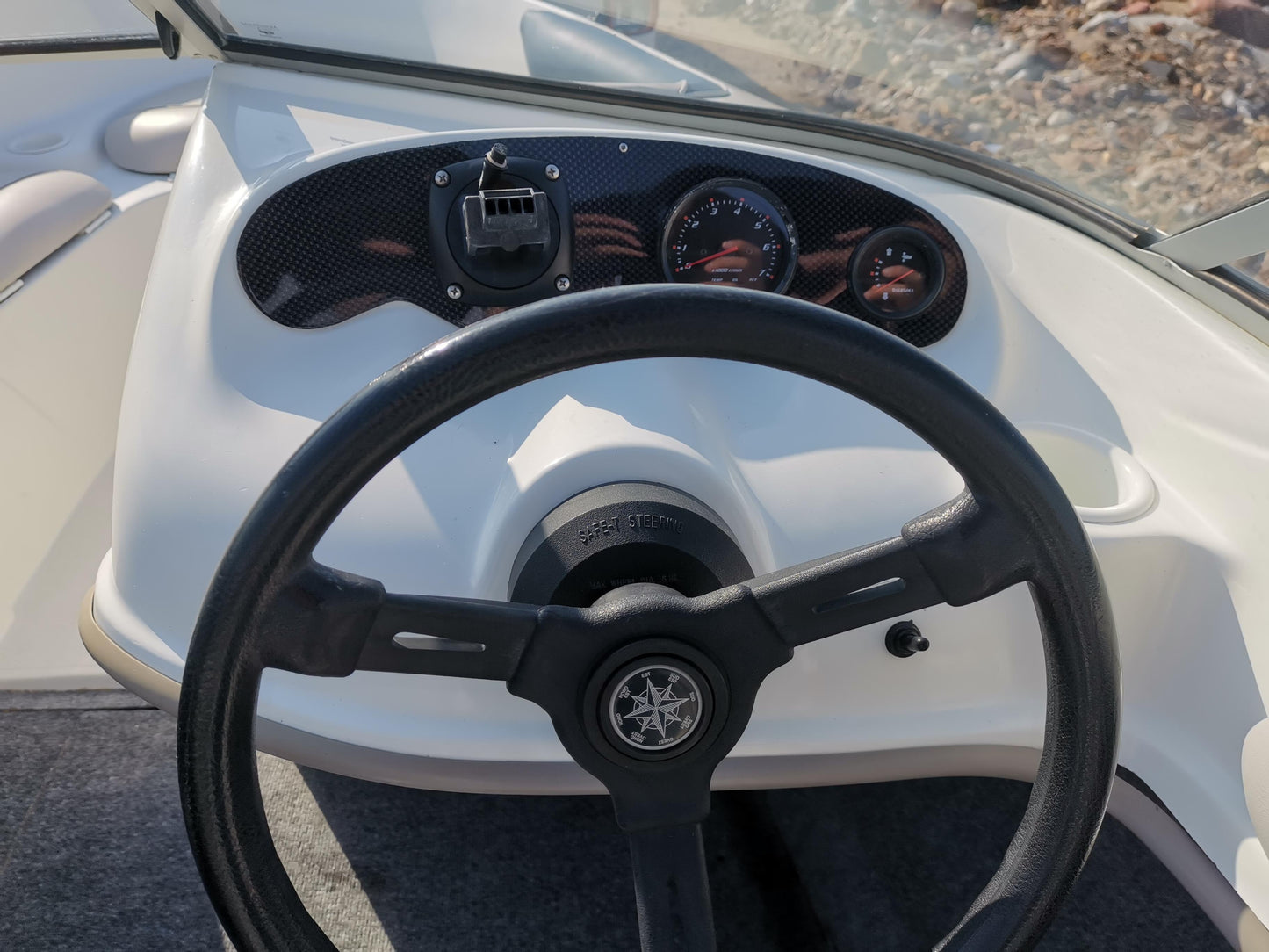 2007 Excitation with 4-stroke Suzuki 90hp