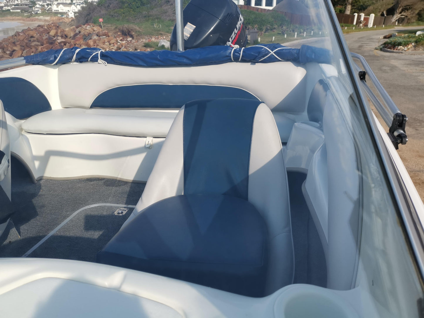 2007 Excitation with 4-stroke Suzuki 90hp