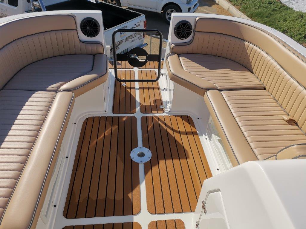 Spitfire 6250 with Nebular Black 140hp Suzuki