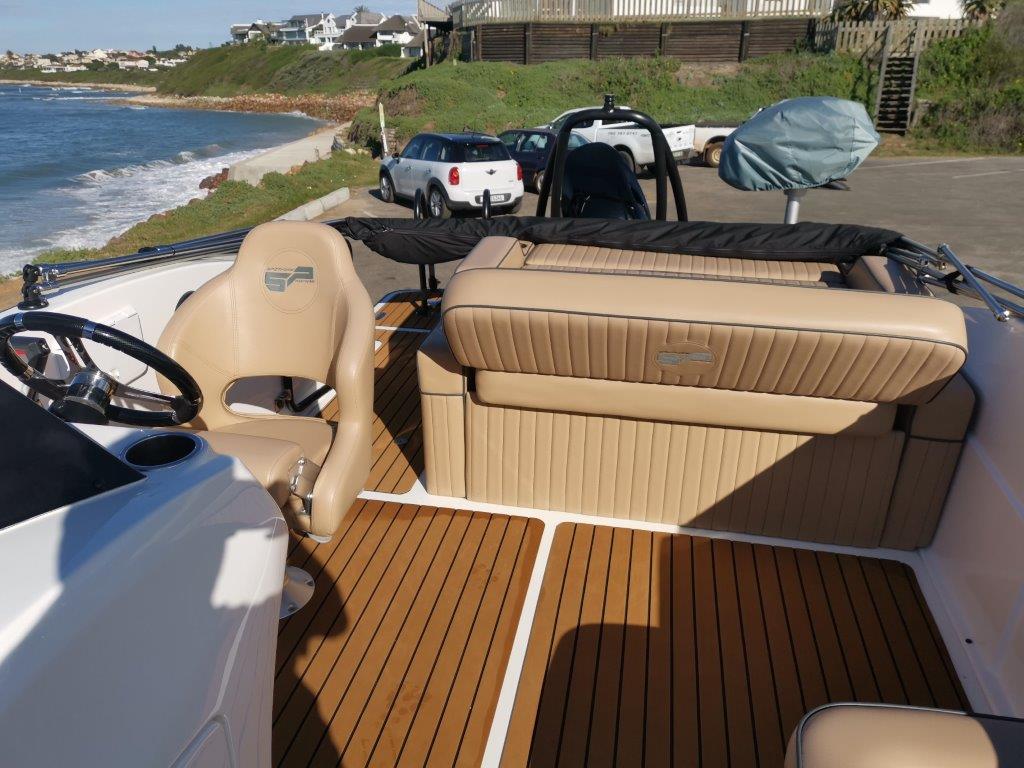 Spitfire 6250 with Nebular Black 140hp Suzuki
