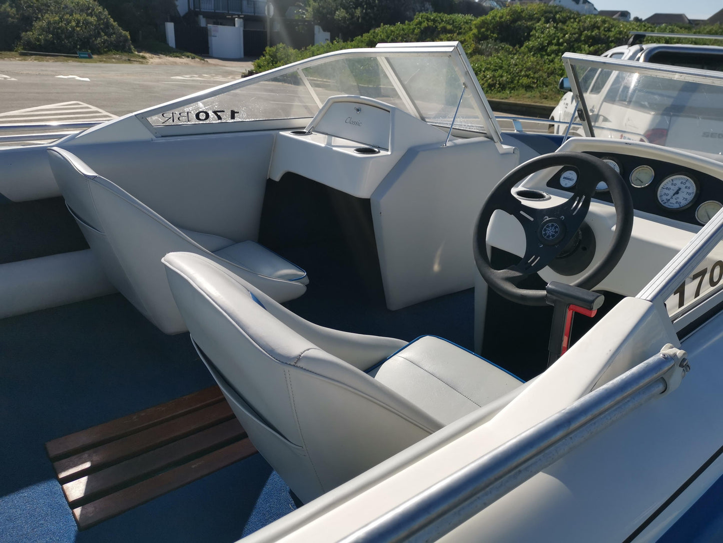 Classic 170BR with Mercury 125hp 2 – stroke