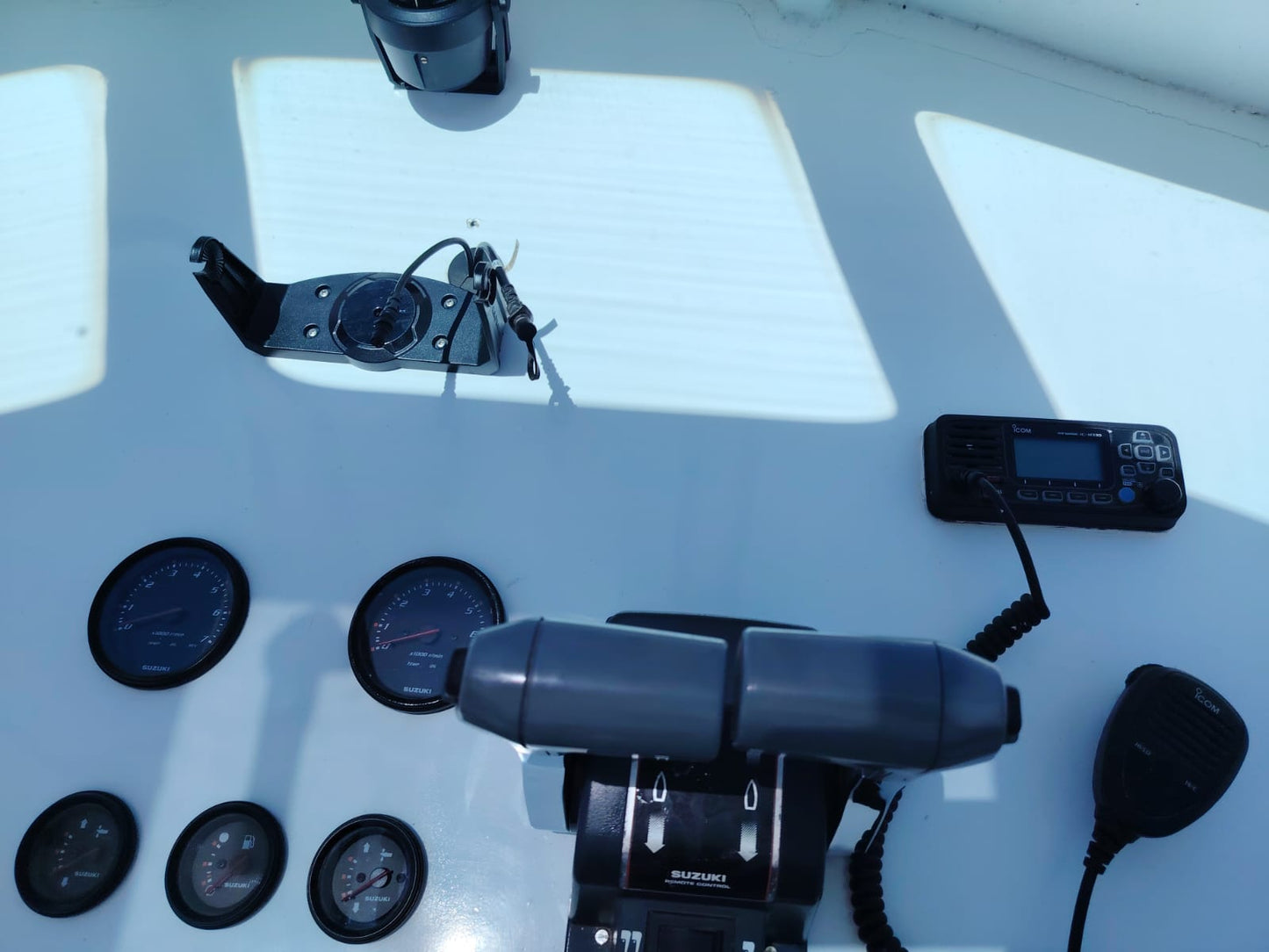 Buttcat 23 – Twin Suzuki 70HP 4-Strokes