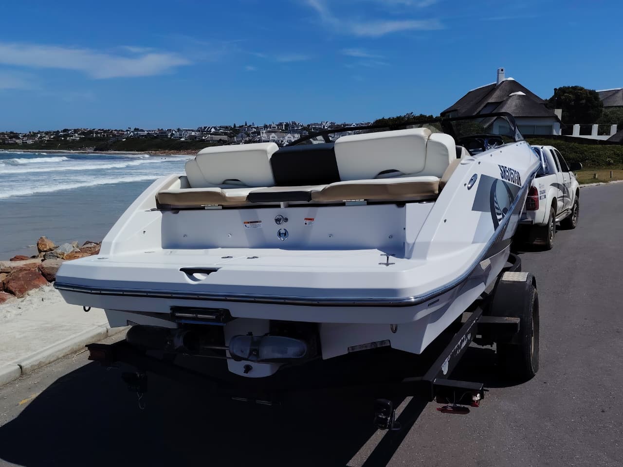 Scarab 215 HO – 500HP Jet Boat