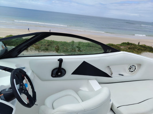 Sensation 22SX dashboard and helm controls close-up