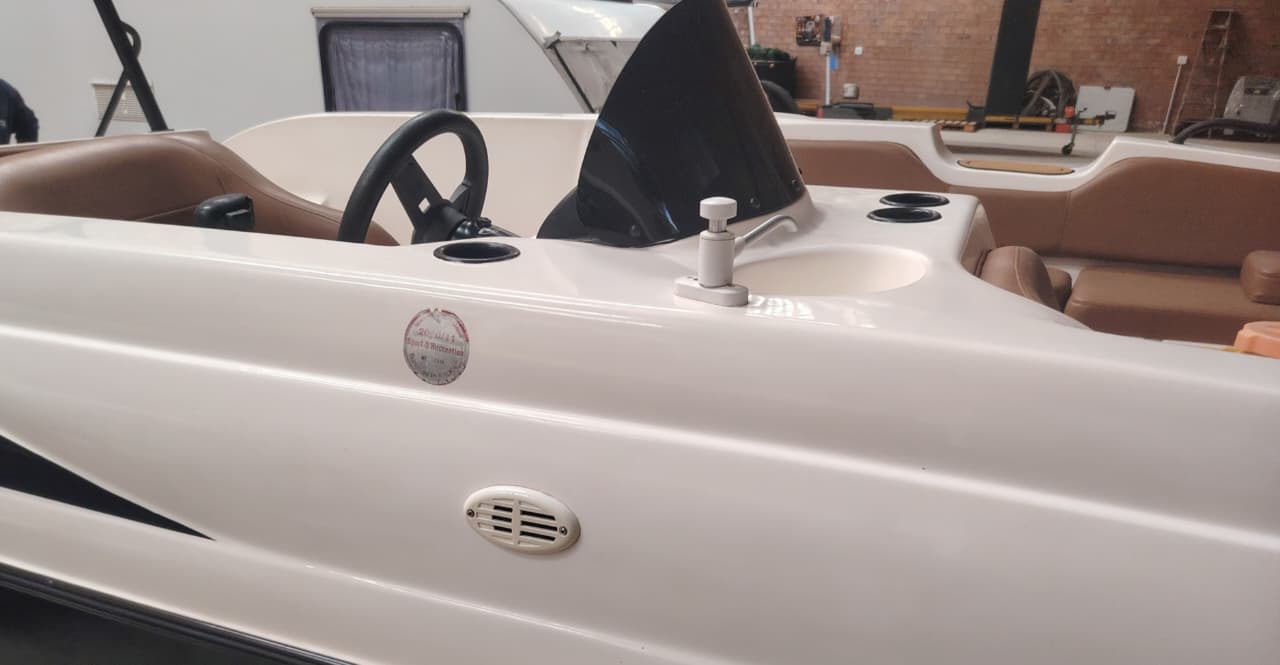 Xpression 2040 with 150HP Mercury Optimax 2 Stroke