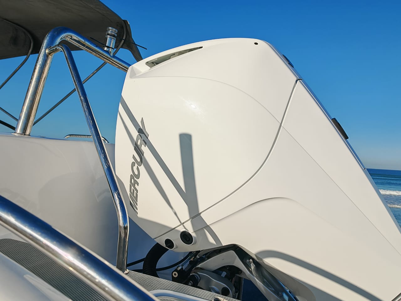 2019 Sunsport 2050 with 200hp Mercury 4-stroke