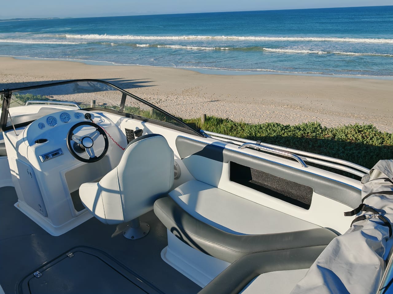 2019 Sunsport 2050 with 200hp Mercury 4-stroke