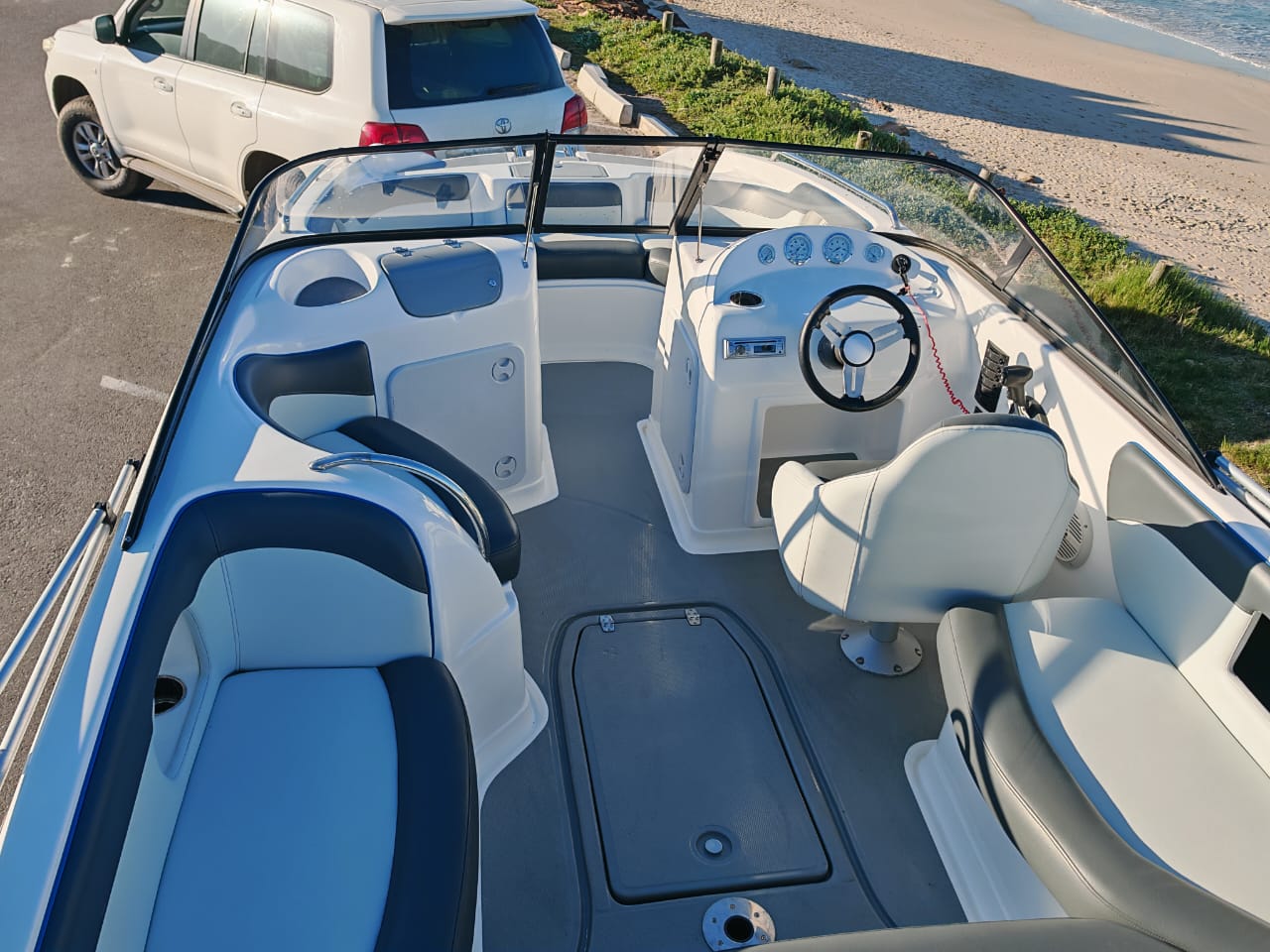 2019 Sunsport 2050 with 200hp Mercury 4-stroke