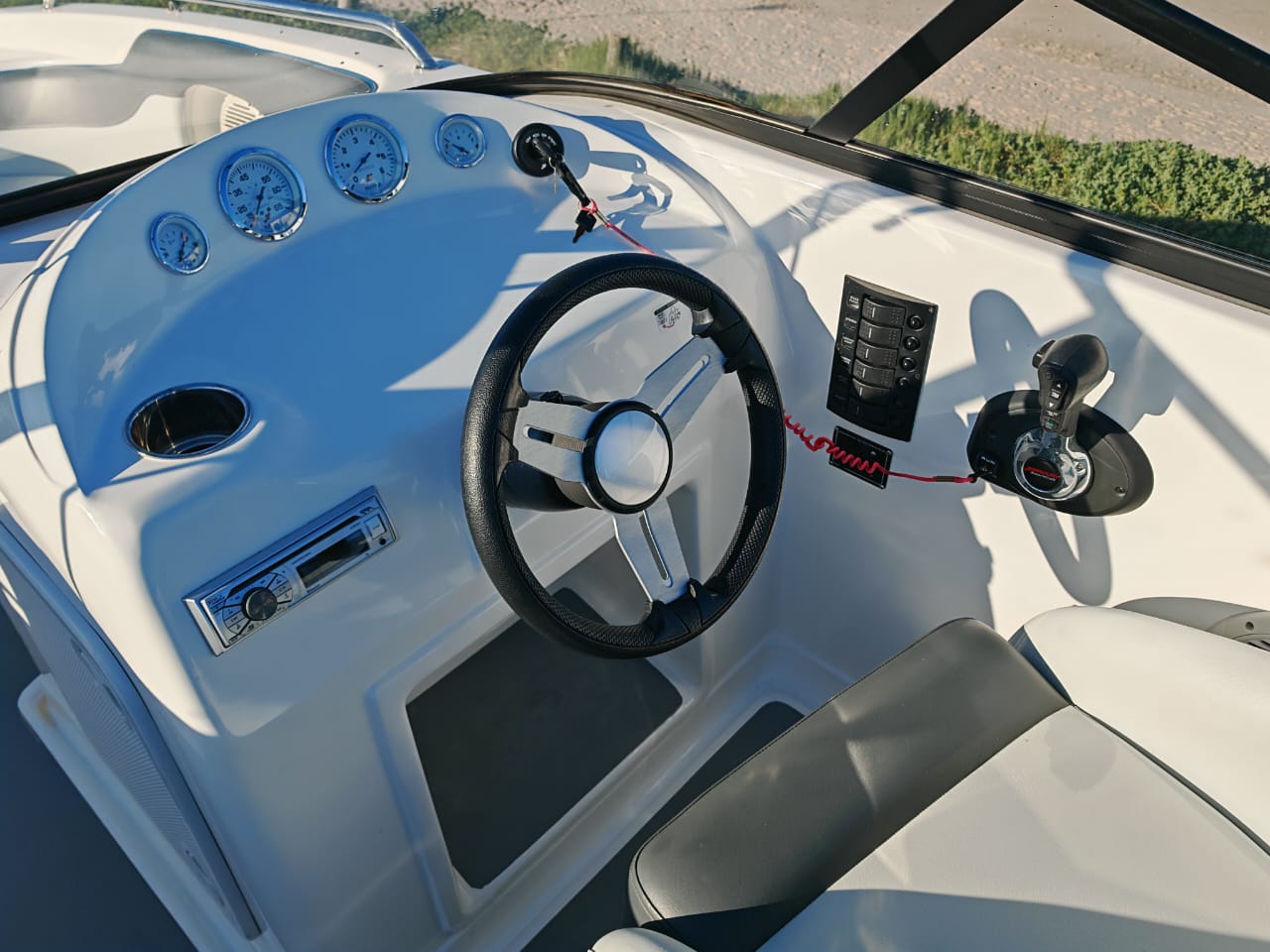 2019 Sunsport 2050 with 200hp Mercury 4-stroke