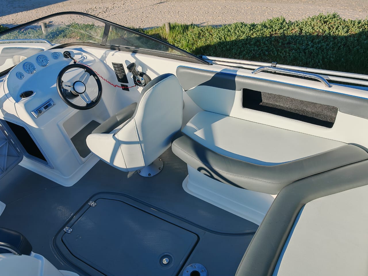 2019 Sunsport 2050 with 200hp Mercury 4-stroke