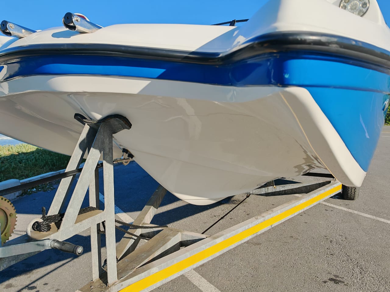2019 Sunsport 2050 with 200hp Mercury 4-stroke