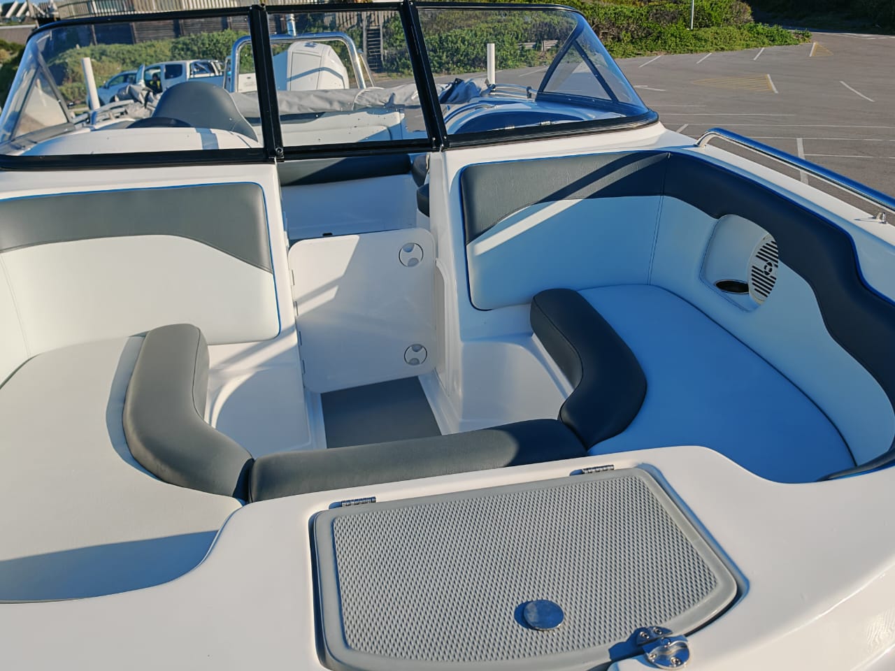 2019 Sunsport 2050 with 200hp Mercury 4-stroke