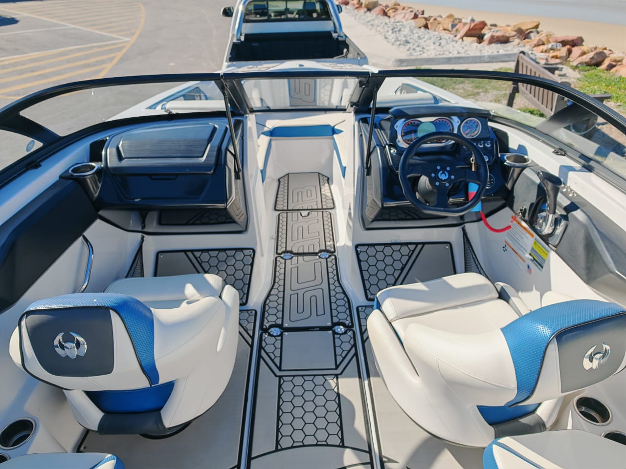 2018 Scarab 215