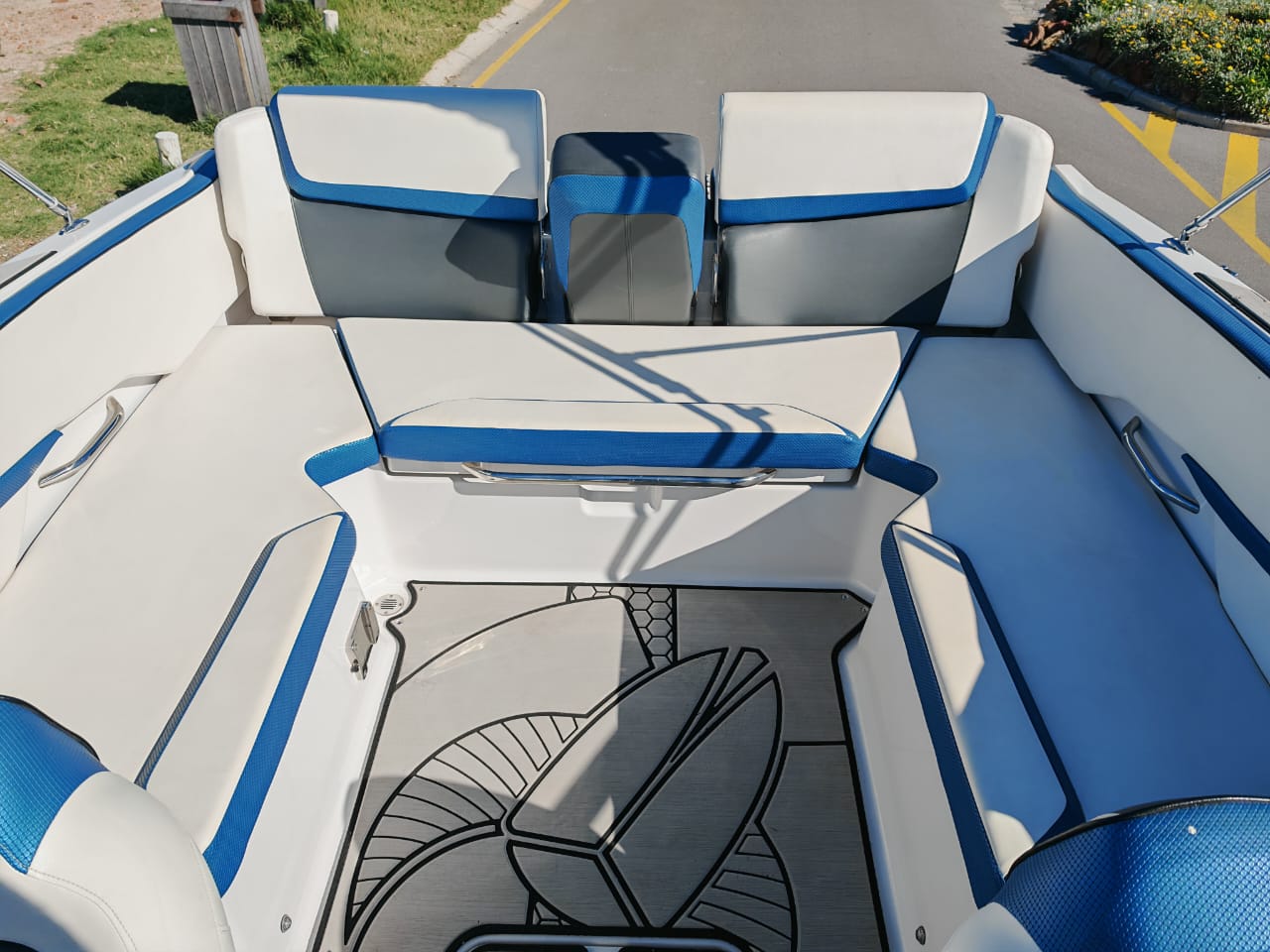 2018 Scarab 215