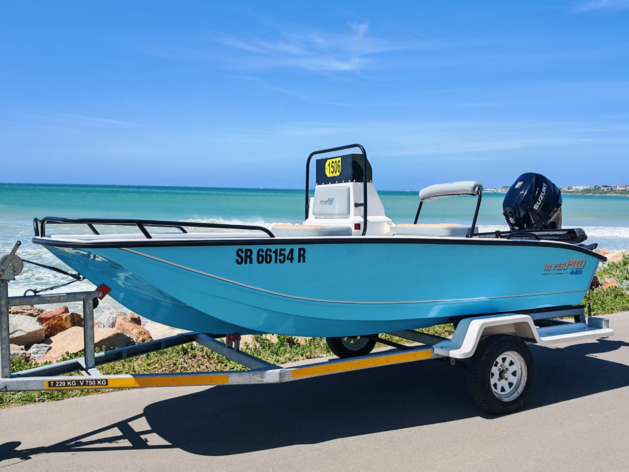RiverPro 440 with 30hp Suzuki 30hp