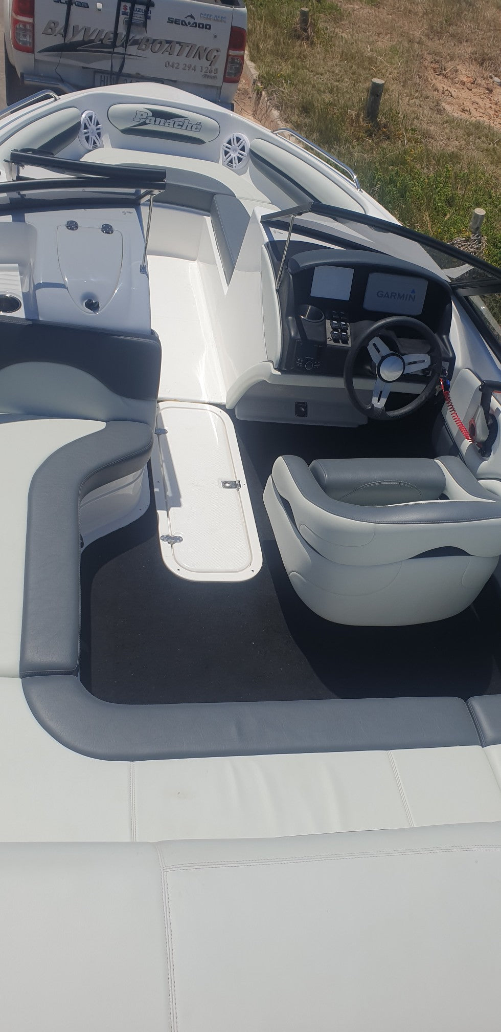 Panache 1950LX with 200hp Yamaha | Garmin & Audio