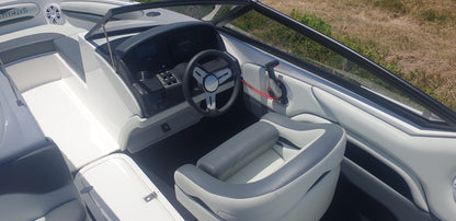 Panache 1950LX with 200hp Yamaha | Garmin & Audio