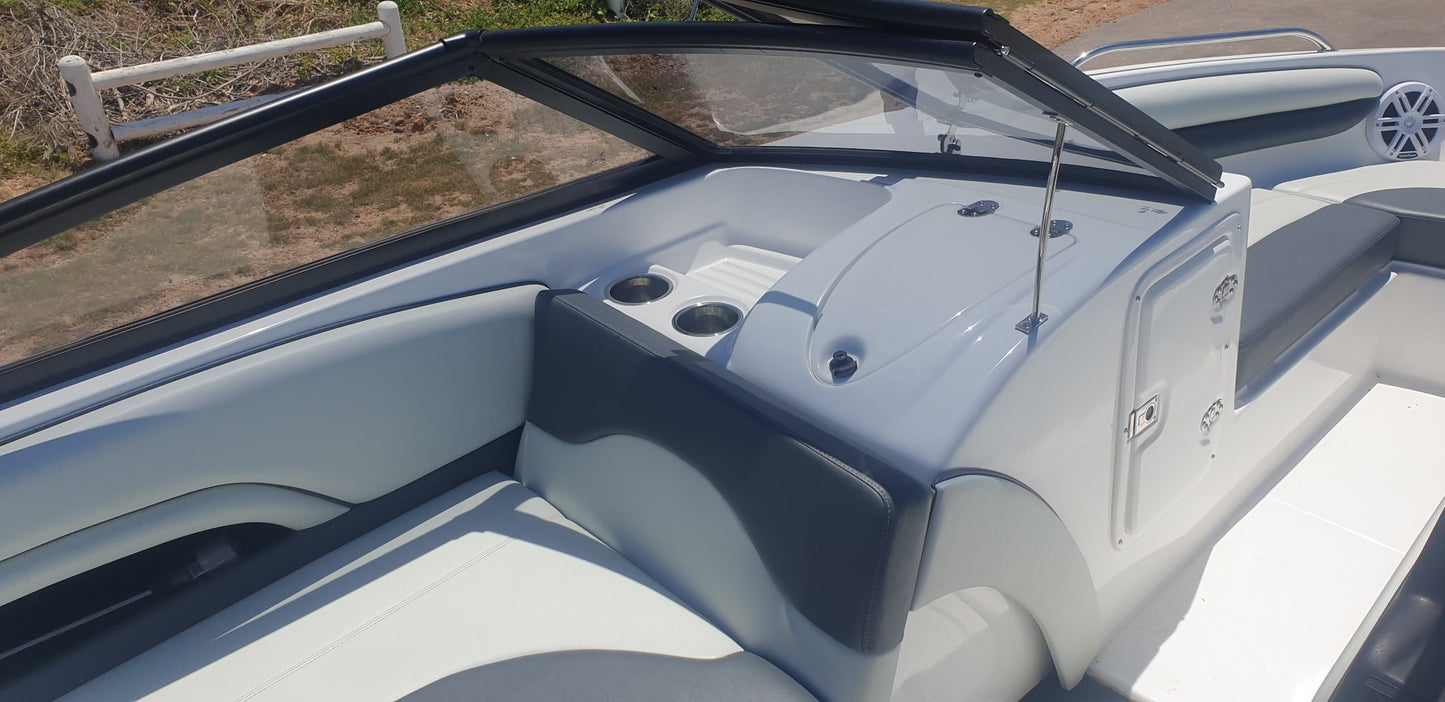 Panache 1950LX with 200hp Yamaha | Garmin & Audio