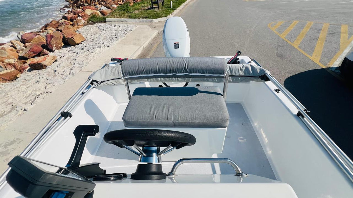 Fusion 15 boat spacious deck and versatile layout