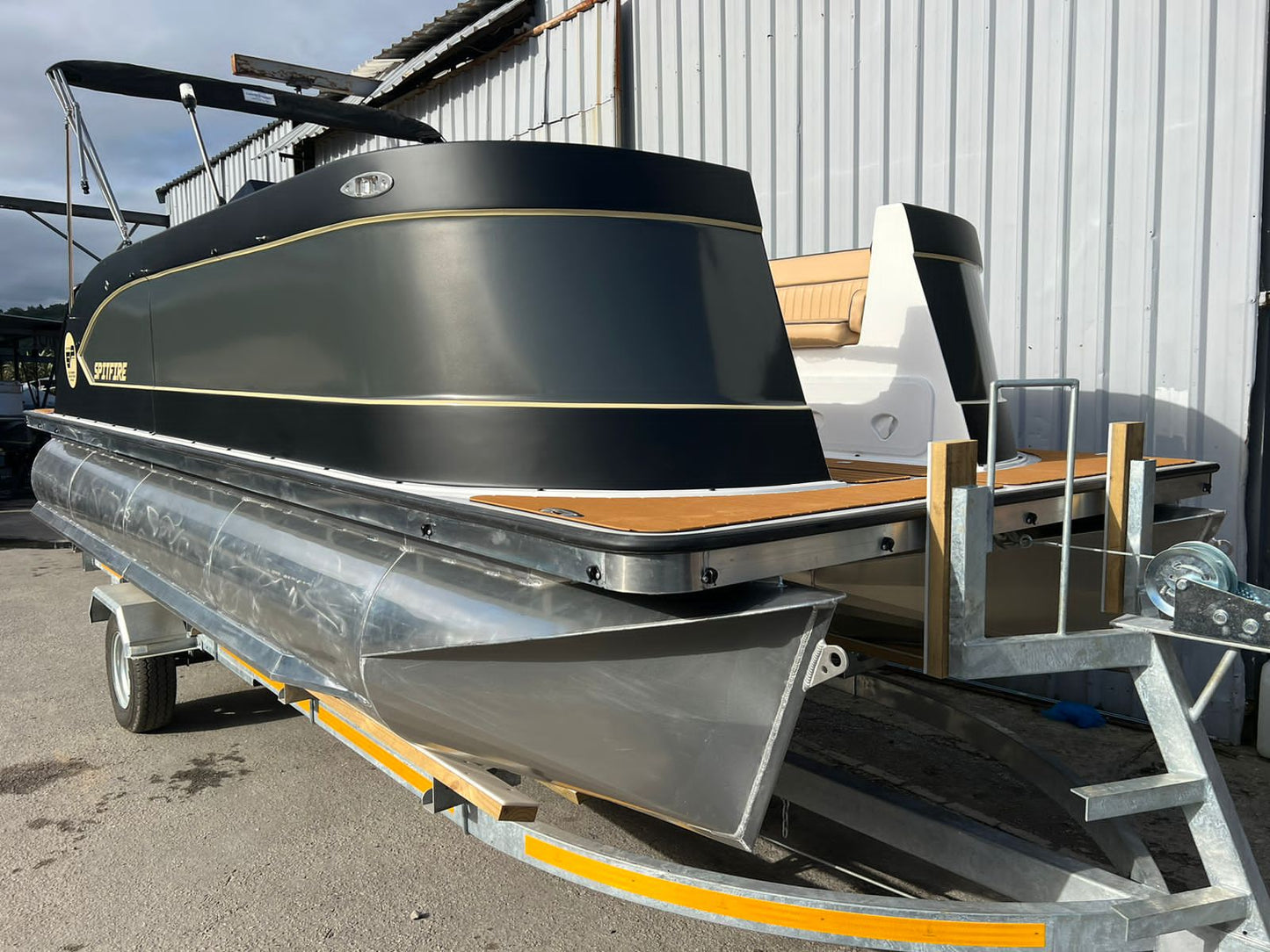 Spitfire 6250 pontoon boat Front View
