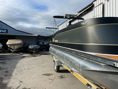 Spitfire 6250 pontoon boat Side view 