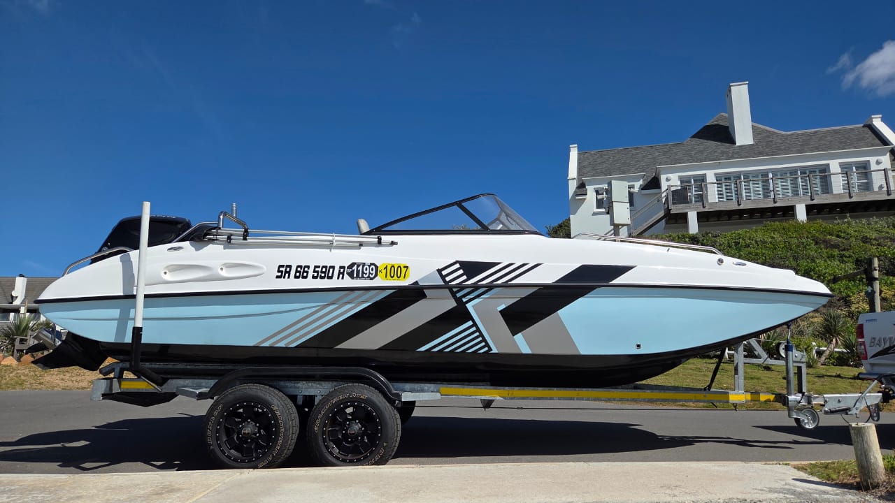 Sunsport 2050 with 225hp Mercury