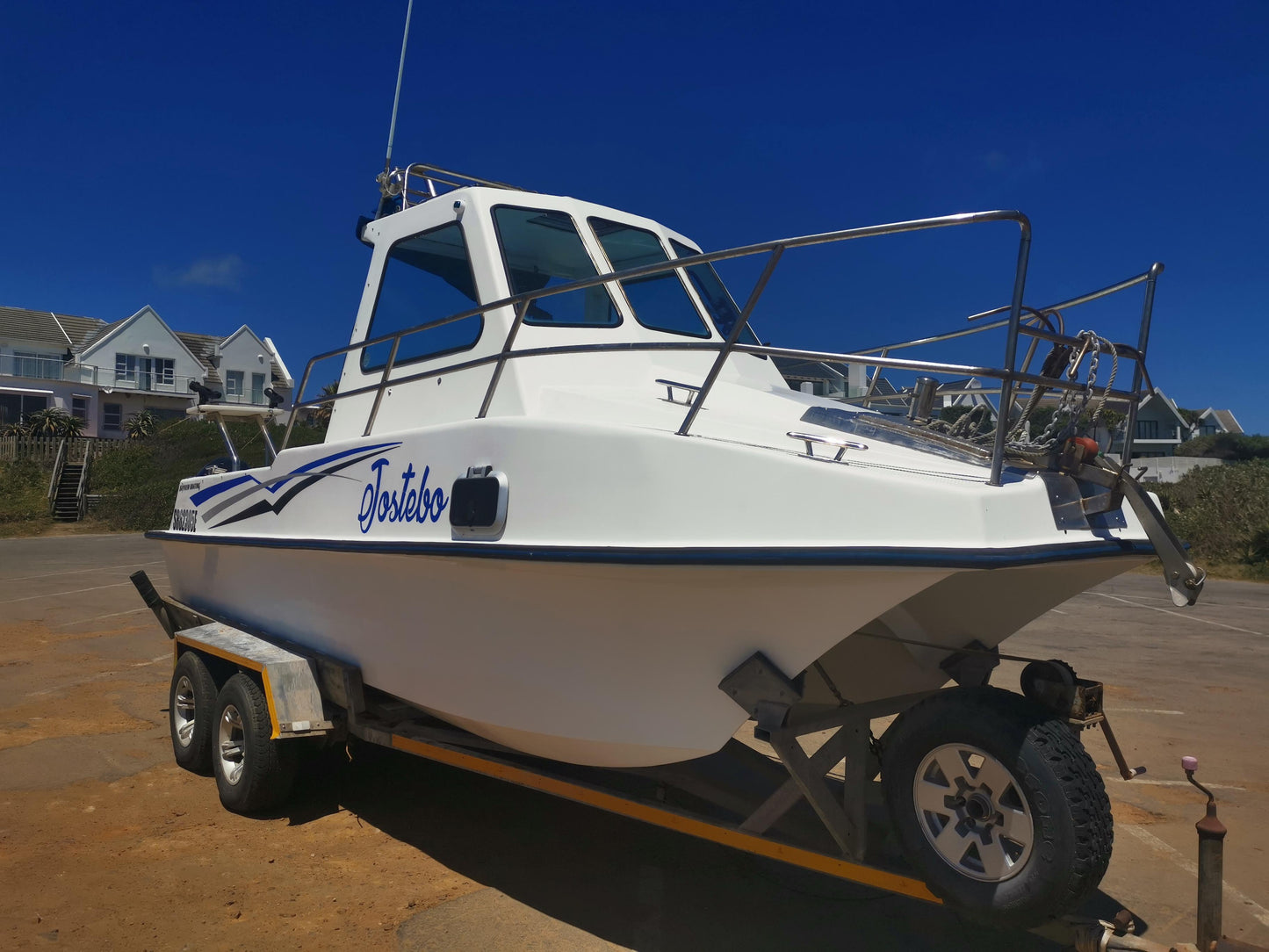 Buttcat 23 – Twin Suzuki 70HP 4-Strokes