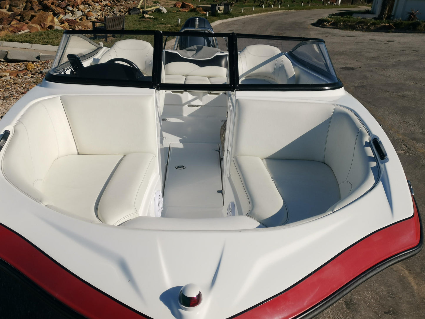 Mistique 580 with 200hp Yamaha 4-stroke
