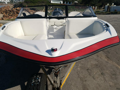 Mistique 580 with 200hp Yamaha 4-stroke