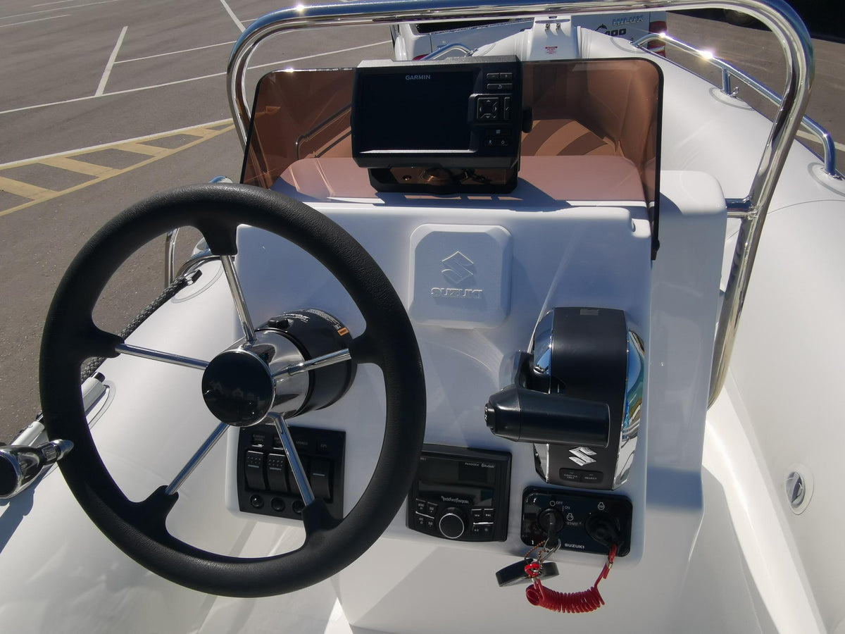 Infanta 5.2 LRi boat for sale with Suzuki 140HP outboard engine in immaculate condition