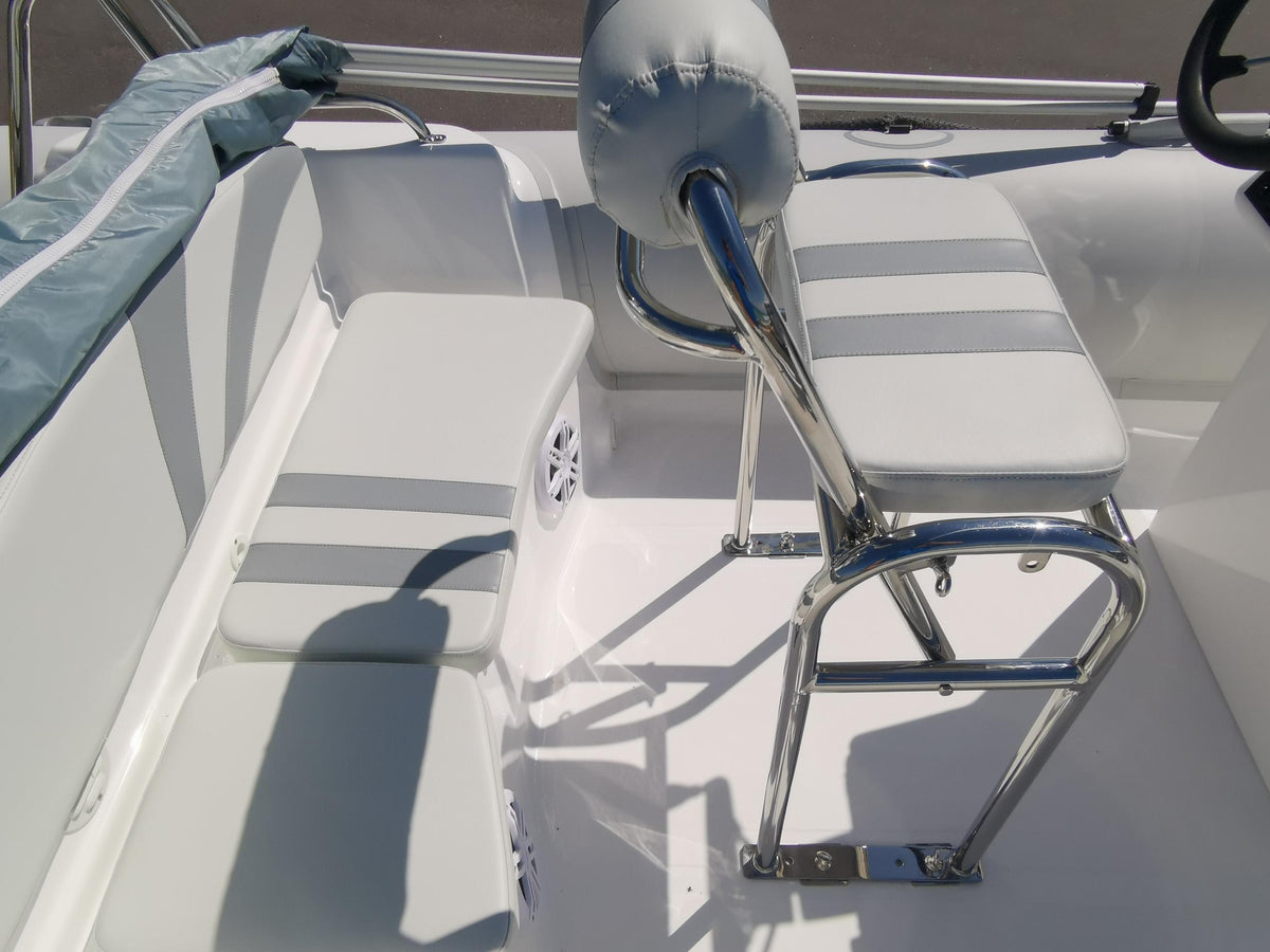 Infanta 5.2 LRi boat for sale with Suzuki 140HP outboard engine in immaculate condition