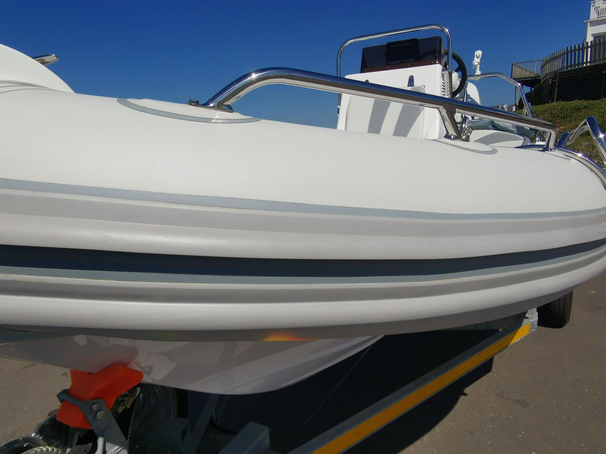 Infanta 5.2 LRi boat for sale with Suzuki 140HP outboard engine in immaculate condition