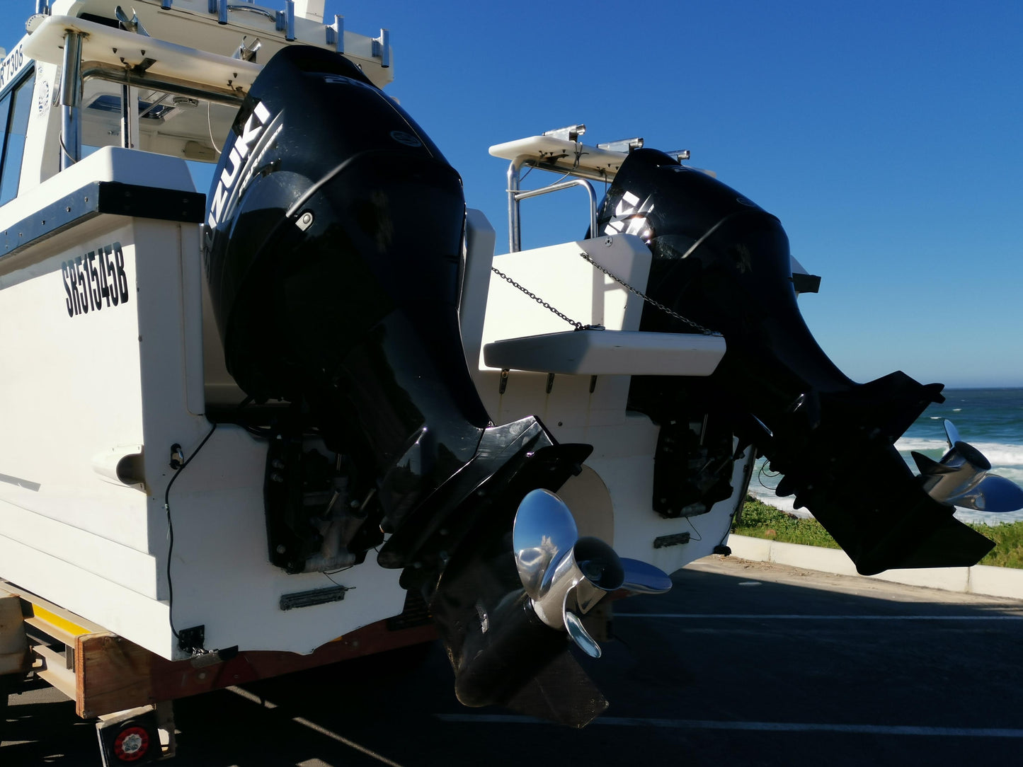 Gecat 28 with 2 x 200Hp Suzuki