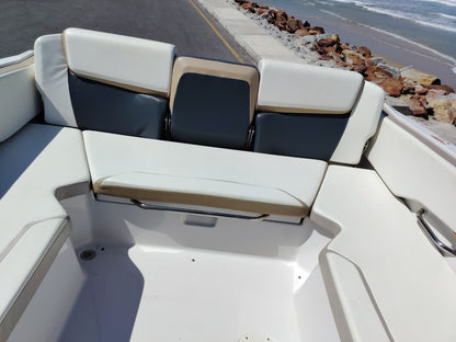 Scarab 215 HO – 500HP Jet Boat