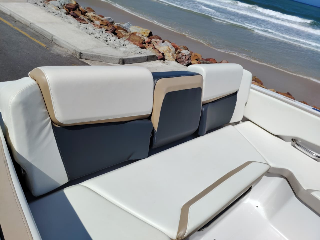 Scarab 215 HO – 500HP Jet Boat