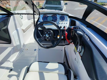 Scarab 215 HO – 500HP Jet Boat