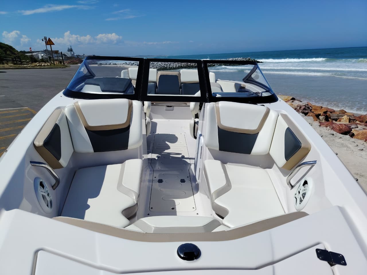 Scarab 215 HO – 500HP Jet Boat