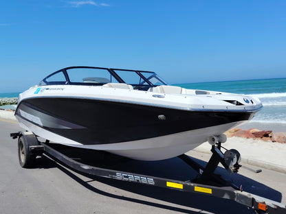 Scarab 215 HO – 500HP Jet Boat