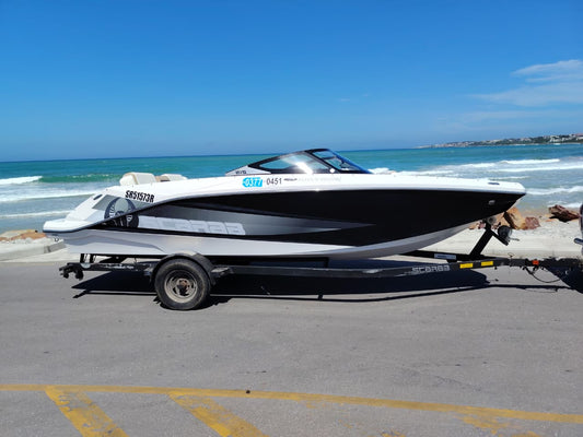 Scarab 215 HO – 500HP Jet Boat