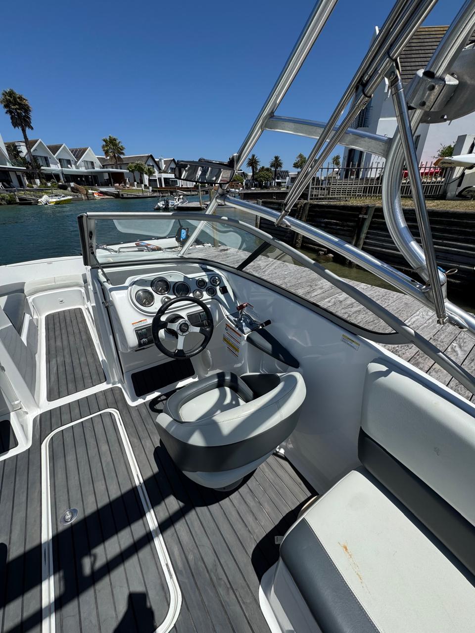 Sea-Doo Challenger 230