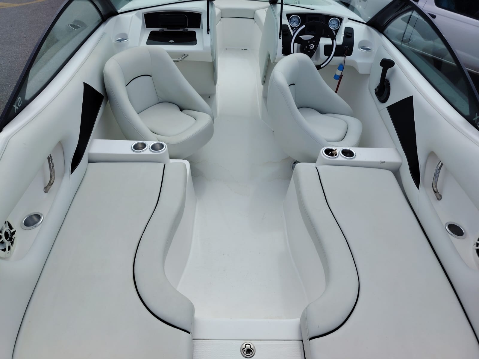 Sensation 22SX interior seating and storage layout
