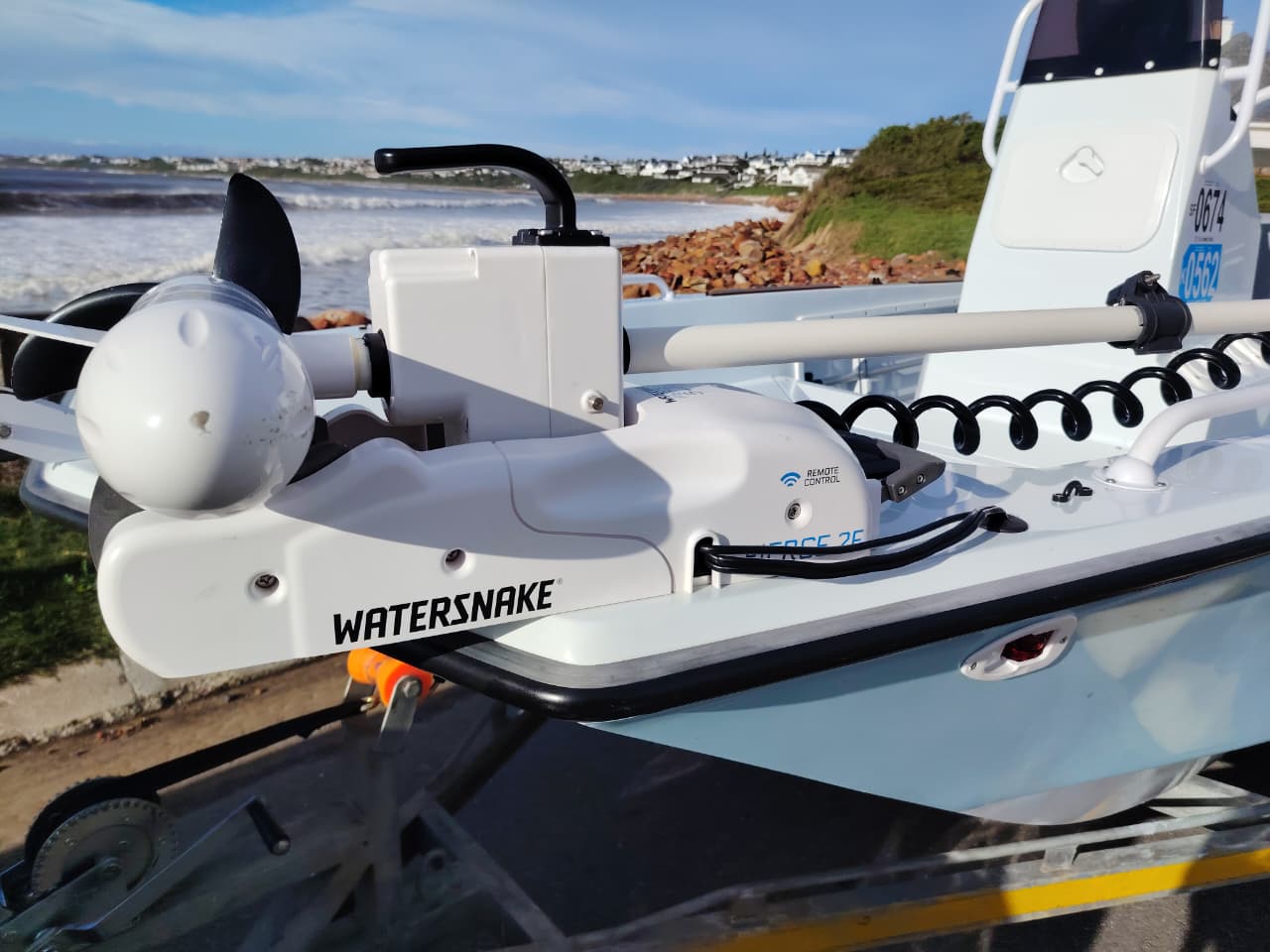 Baystar 14 fishing boat with Suzuki 60HP outboard with trawling motor