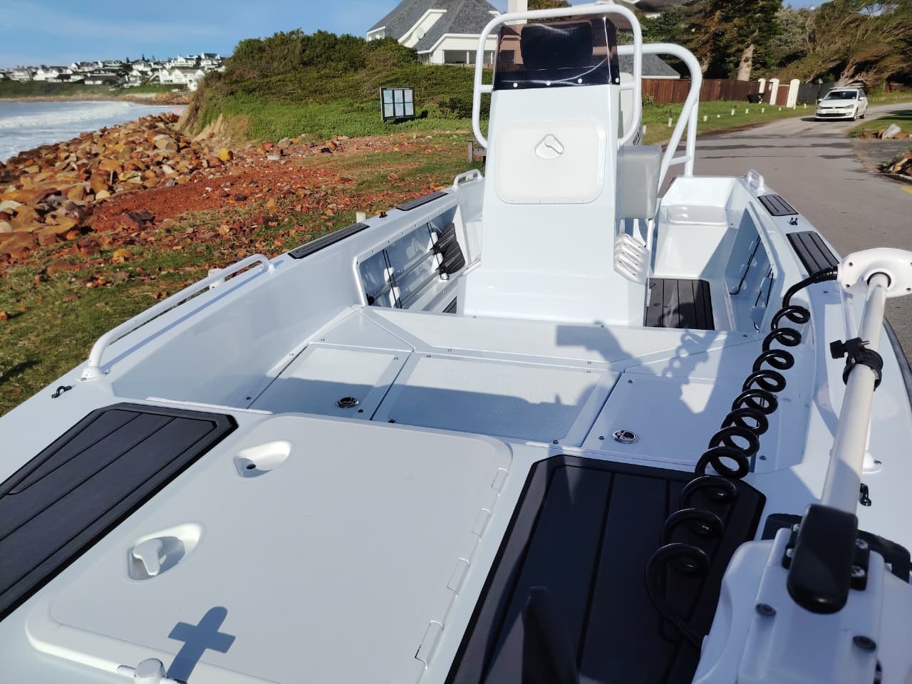 Baystar 14 fishing boat with Suzuki 60HP outboard deck 2 
