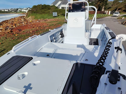 Baystar 14 fishing boat with Suzuki 60HP outboard deck 2 
