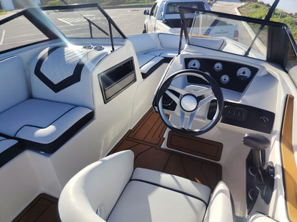 Mercury 115HP 4-stroke powered bowrider boat