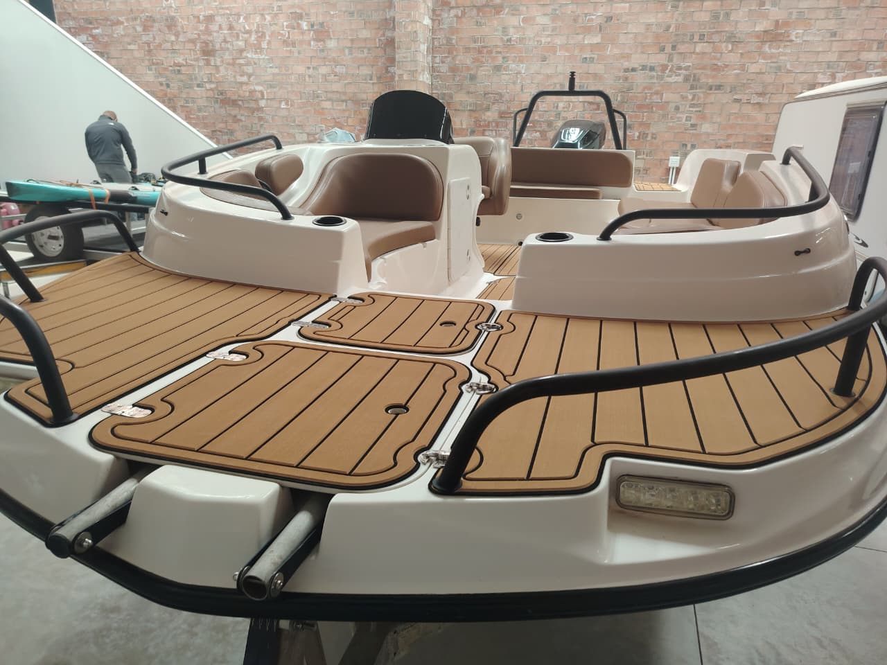 Xpression 2040 with 150HP Mercury Optimax 2 Stroke