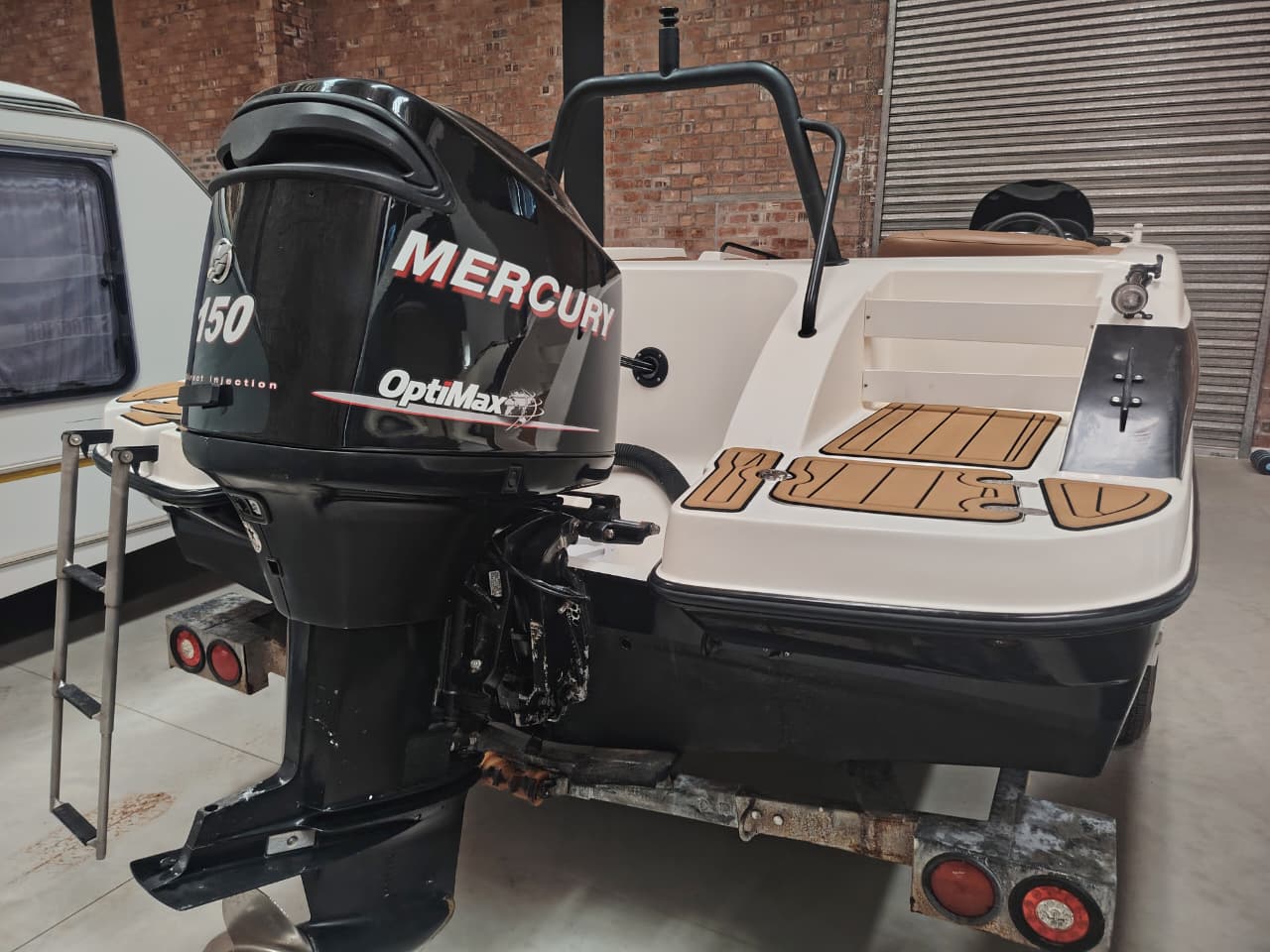 Xpression 2040 with 150HP Mercury Optimax 2 Stroke