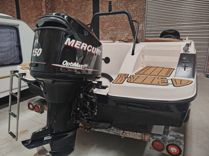 Xpression 2040 with 150HP Mercury Optimax 2 Stroke