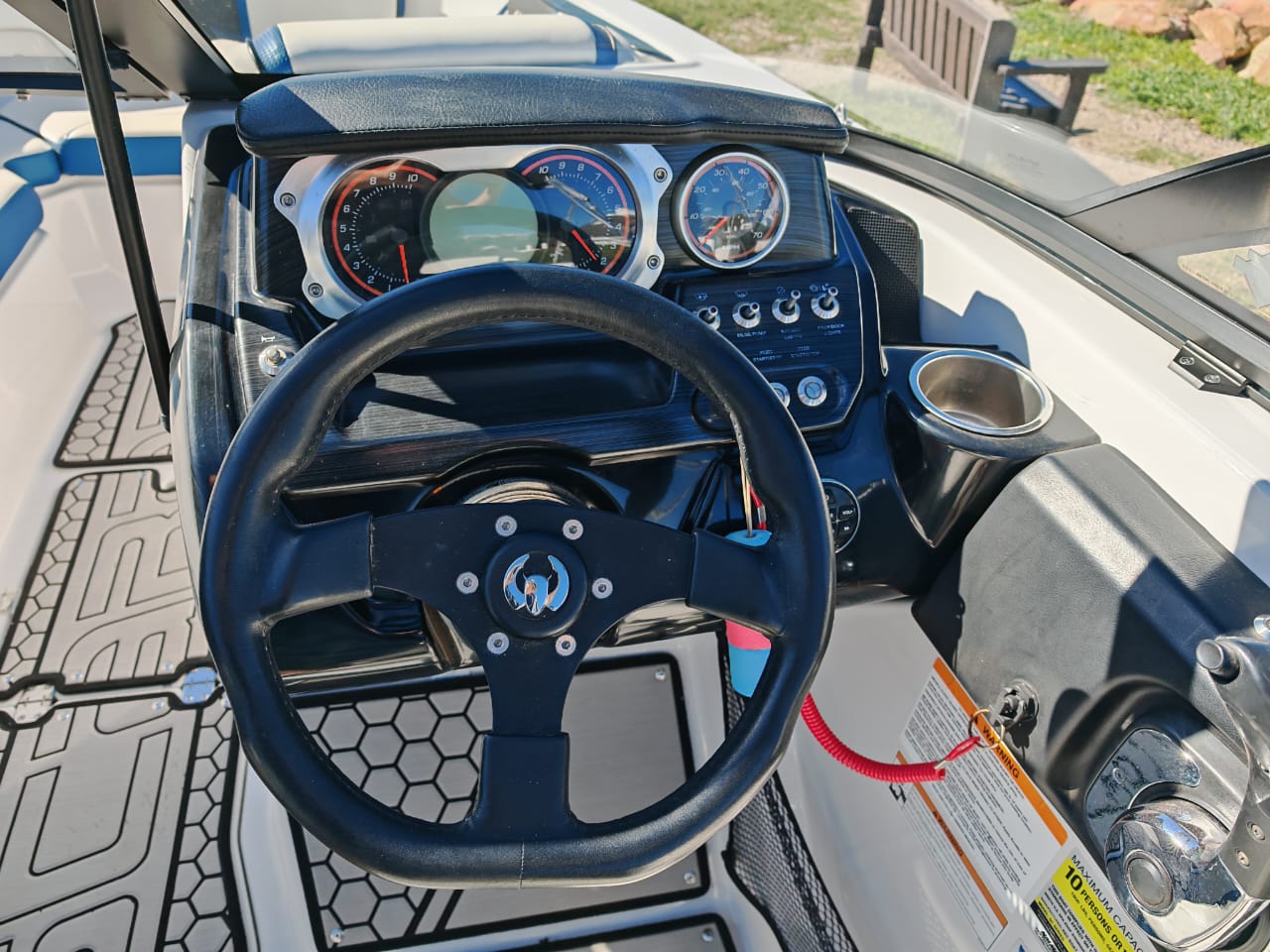2018 Scarab 215